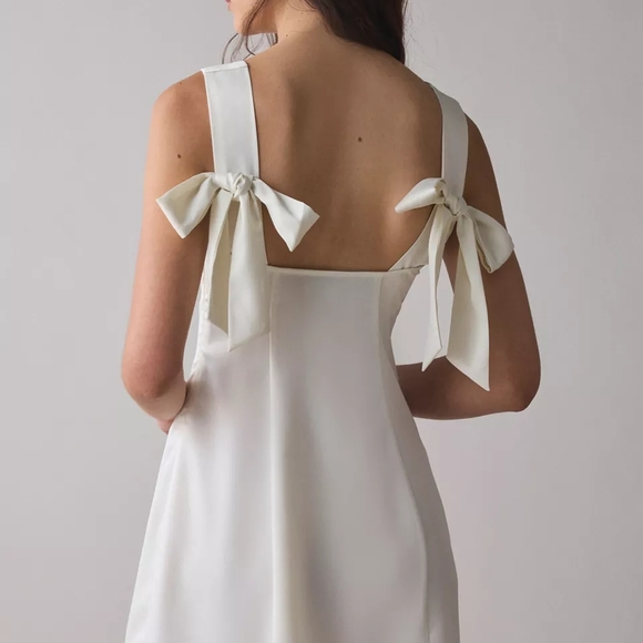 Elegant Green Bow Mini Dress - Picture 3 of 3